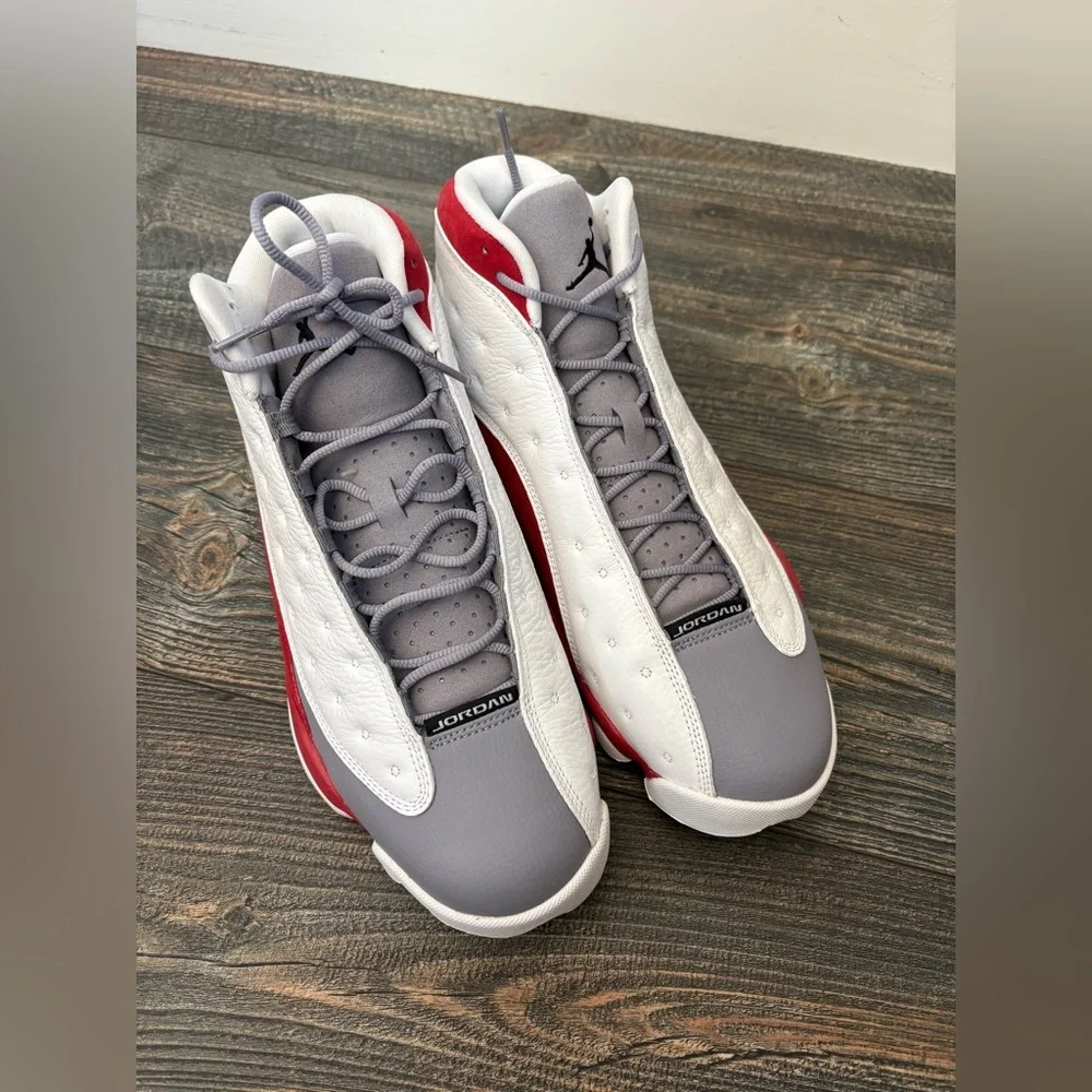 NIB AIR JORDAN 13 RETRO